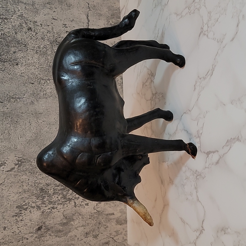 Vintage Leather Bull Statue - Picture 4 of 9